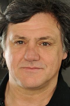 Tony Morelli interpreta Husband
