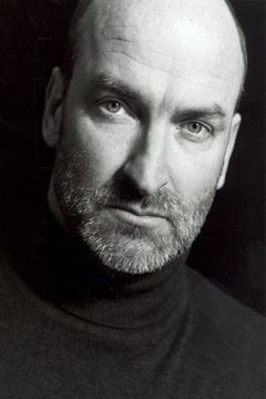 James Kidnie interpreta Underworld Boss