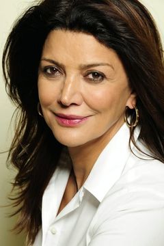 Shohreh Aghdashloo interpreta Dina Araz