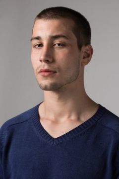 Lucas Nabor interpreta Iván