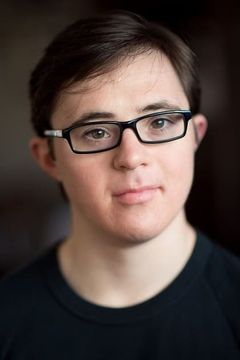 Chris Bunton interpreta Shane