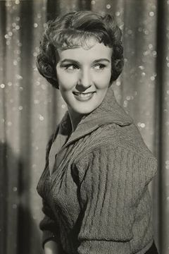 Norma Moore interpreta Massapequa Mom