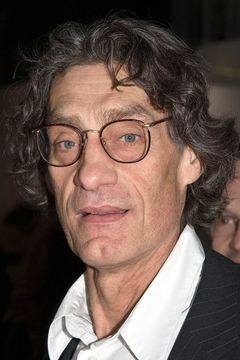 Winfried Glatzeder interpreta Roiter, Hauptkommissar