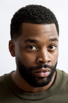 Laroyce Hawkins interpreta Kevin Atwater