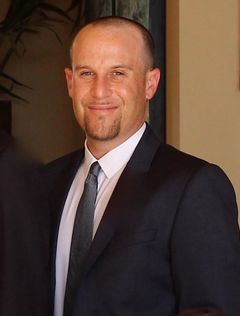 Jed Rhein interpreta Gabe Stiano