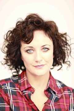 Lorraine McIntosh interpreta Maggie