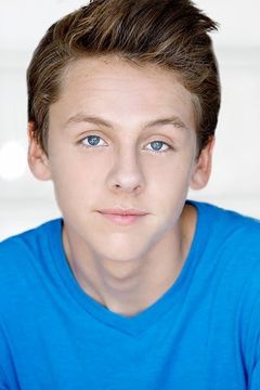 Jacob Bertrand interpreta Boy (uncredited)