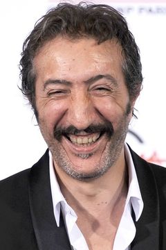 Hocine Choutri interpreta Oncle Abaaoud