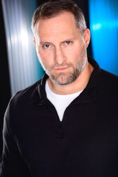Wade Harlan interpreta Capitol Hill Police