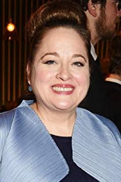 Beatie Edney interpreta Heather MacLeod