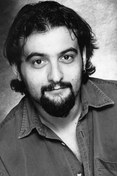 Federico Marras interpreta Escort #2