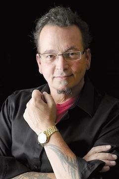 Kevin Eastman interpreta Citizen (uncredited)