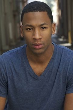 Darnell Kirkwood interpreta Comms-Crew Tech