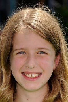 Elie Docter interpreta Young Ellie (voice)