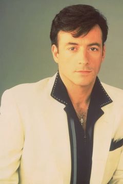 Ray Sharkey interpreta Angles Ryan