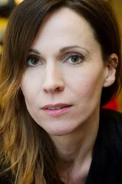 Doris Schretzmayer interpreta Mutter
