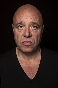 Manou Kersting interpreta Rinus Dozeman