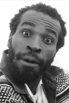 Eek-A-Mouse interpreta King's Chauffeur (uncredited)
