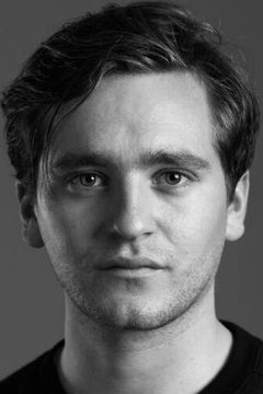 Benjamin Helstad interpreta King Håkon