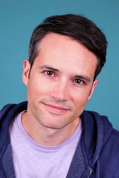 Matthew Patrick Davis interpreta The Mother