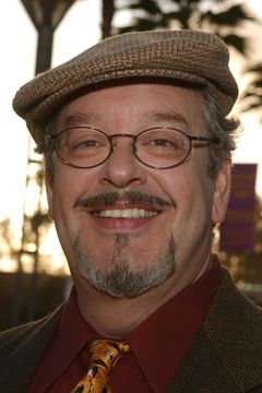 Joe Alaskey interpreta Bugs Bunny / Daffy Duck (voice)