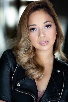 Arielle Tuliao interpreta Female Student