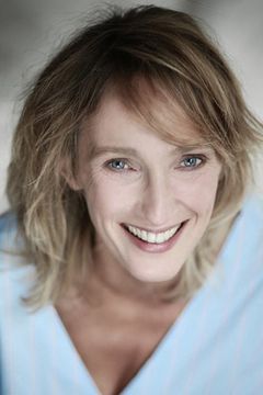 Nadia Fossier interpreta Emilie Le Guennec