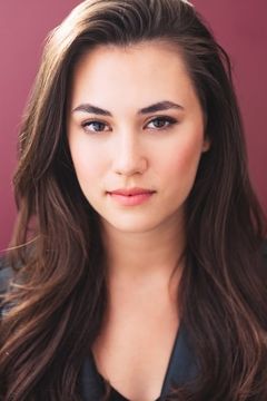 Lilly Brown interpreta Girl in Dorm Room