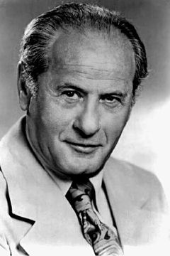 Eli Wallach interpreta Alan Strasser