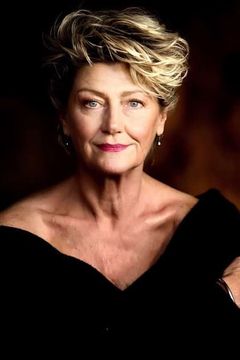 Tina Bursill interpreta Meryl Knight