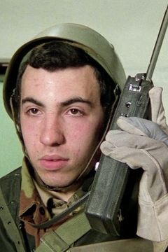 Fake Aldo Baglio interpreta Extra with Blonde Hair (uncredited)