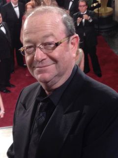 Harry Gold interpreta George Dawson