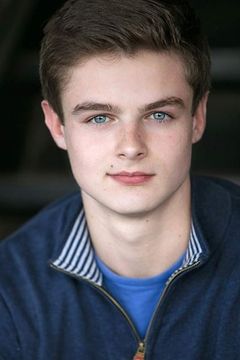 Chandler Canterbury interpreta Benjamin Age 8