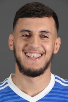 Oussama Abassa interpreta Sofiane