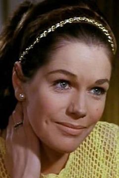 Rosemary Nicols interpreta Undetermined Secondary Role (uncredited)