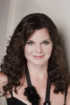 Heather Tom interpreta Mrs. Tolliver