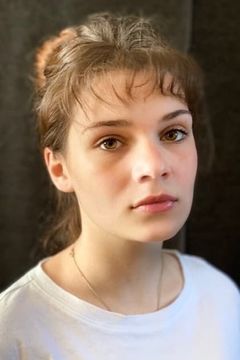 Aminthe Audiard interpreta Manon Bach