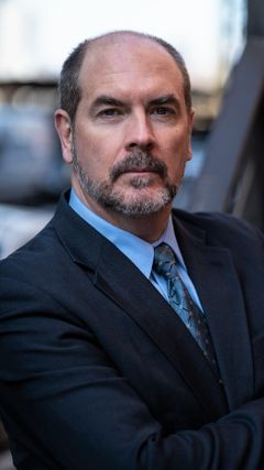 J.T. O'Connor interpreta Rothschild Broker #8