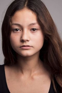 Matilda Kimber interpreta Emily Young