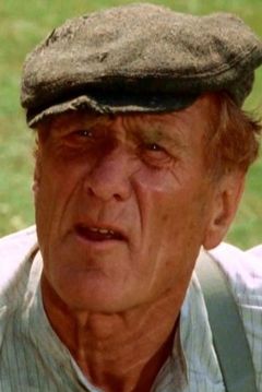 Jack Watson interpreta Maclean