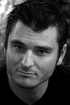 Justin Rosniak interpreta Detective Randall Roache