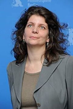 Julie Gavras interpreta La dame à la poussette