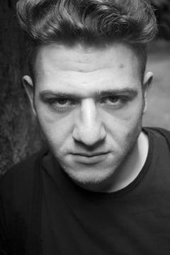 Carmine Battaglia interpreta Pino