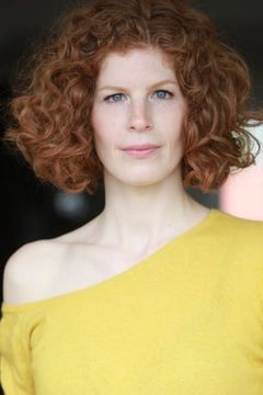 Charlotte Marquardt interpreta La fille au téléphone