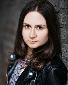 Jessica Bastick-Vines interpreta Pauline and Rufus' Daughter