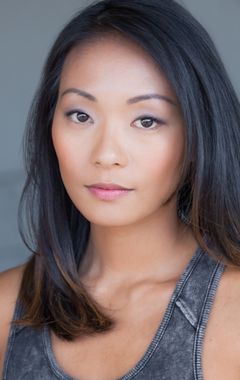 Caitlin Gold interpreta Dance Class Dancer