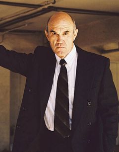 John Dennis Johnston interpreta Deputy Tucker