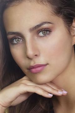 Lioudmila Nesterov interpreta Menton Influencer