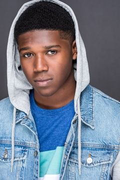 Aven Courtney interpreta Terry (Age 13)