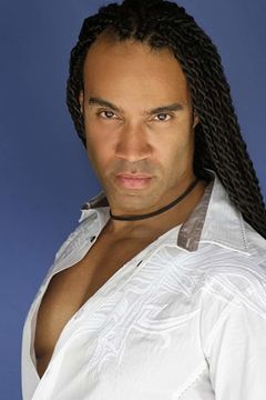 T. J. Storm interpreta Klingon Agitator (uncredited)